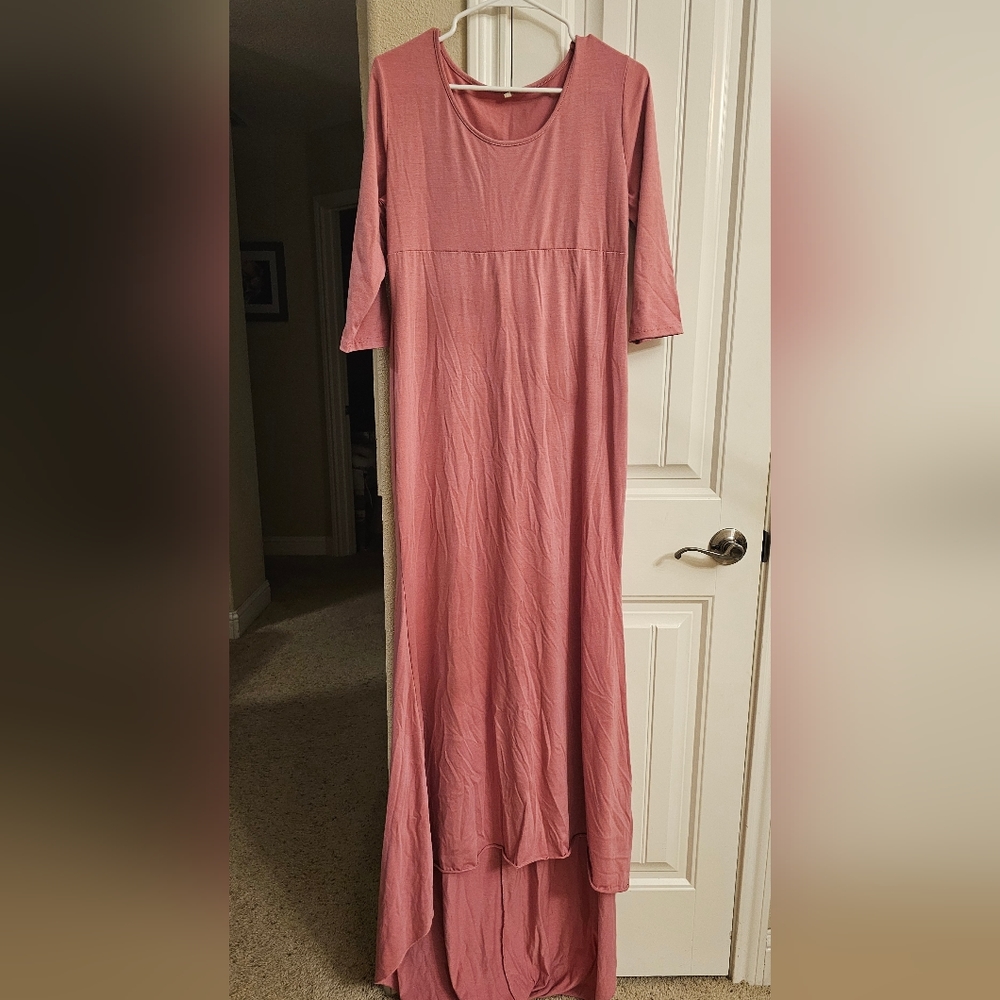 Dusty pink pregnancy gown